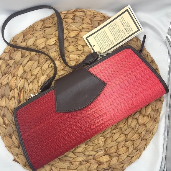 Le SAC Handmade in the Philippines Ombre Weaved With Shoulder Strap Clutch Bag - Picture 1 of 8